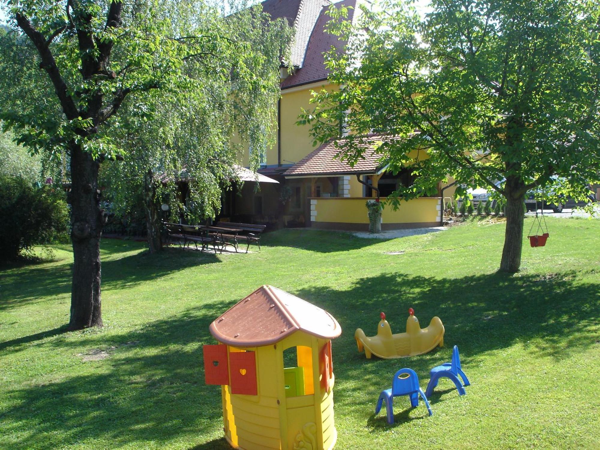 Guest House Cater Laško Buitenkant foto